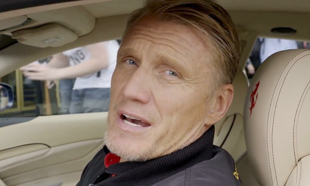 En man i en bil (AI text)