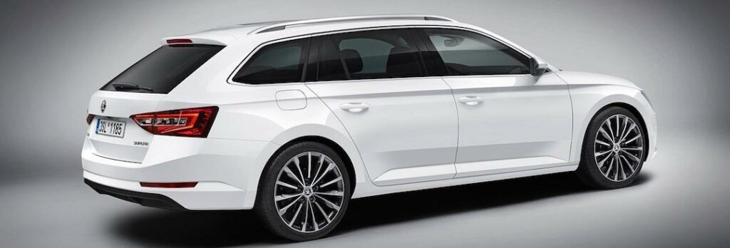 Lider man av torgskräck är nya Skoda Superb Combi helt fel bilmodell. Det är väldigt rymligt, överallt.