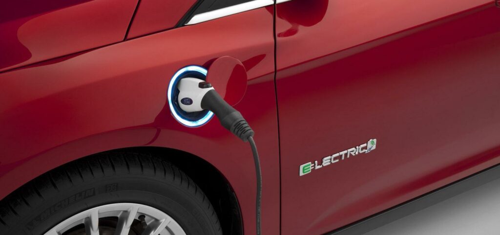 Ford har fler än 650 patent kring hybrid- och elbilar och omkring 1.000 patentansökningar, som nu öppnas upp för koknkurrenterna – dock till en kostnad.