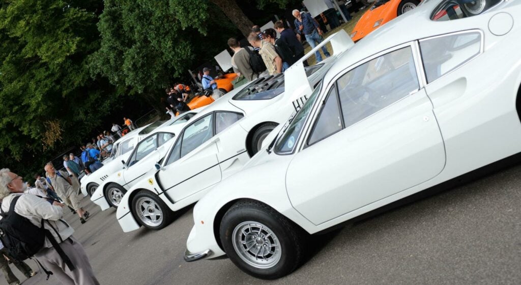 Chris Evans garage innehåller fler och dyrare bilar än de flesta.