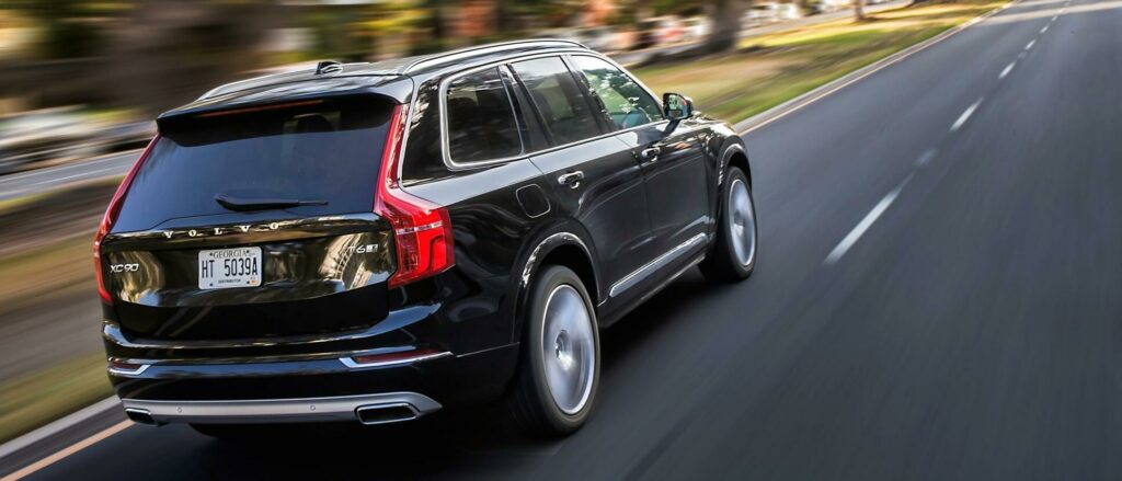 Amerikanska bilköpare som är intresserade av en Volvo XC90 kan snart hyra en XC60 till rabatterat pris för att komma undan den långa leveranstiden.