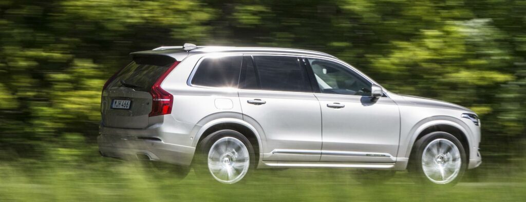 Volvo XC90 har nu chans att bil Årets Bil 2016. Vinnaren presenteras i februari.