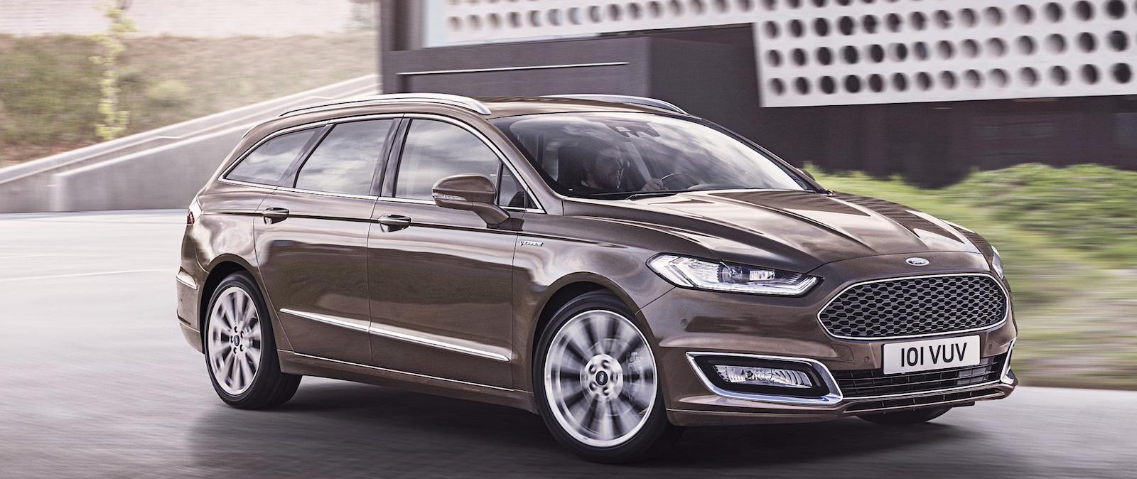 Mondeo-emblemen lyser med sin frånvaro i den nya Vignale-versionen. Köparna får dels mer utrustning, dels en "bättre ägarupplevelse" med fria biltvättar och upphämtning av bilen när den ska servas.