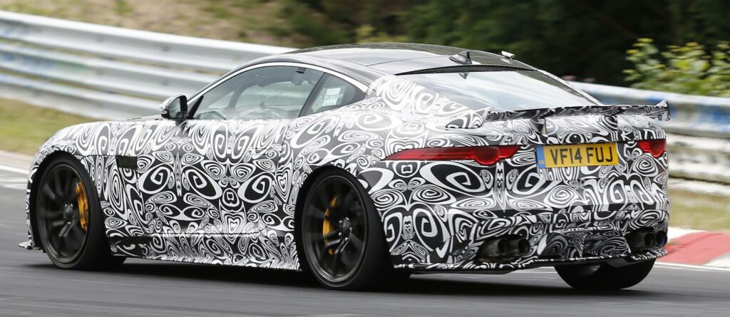 Jaguars testförare tar i för allt vad tygen håller i nya F-Type R-S, som dyker upp både som coupé och cabriolet senare under året.