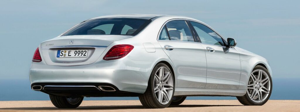 Är det en S-klass? Nej, det är nya E-klass! Så här skulle den kunna se ut. Illustration: Schulte Design