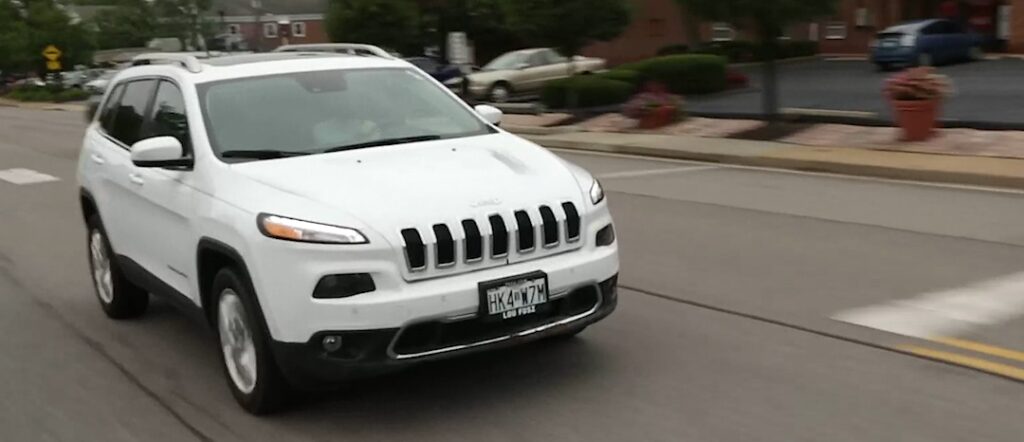 Tänk dig att du kör i stan och bromsarna inte fungerar, gasen trycks i botten och sen svänger ratten av sig själv... Inget skoj, utan fullt möjligt idag!