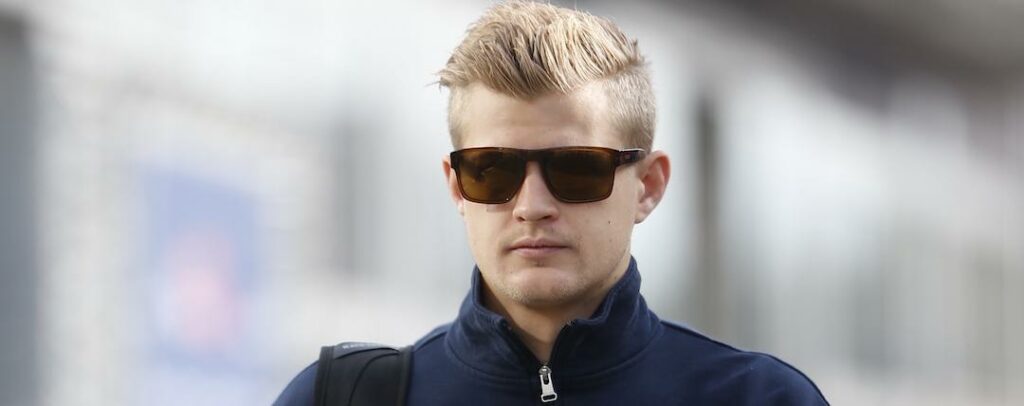 Marcus Ericsson får förnyat förtroende 2016. Copyright: Charles Coates/LAT Photographic.
