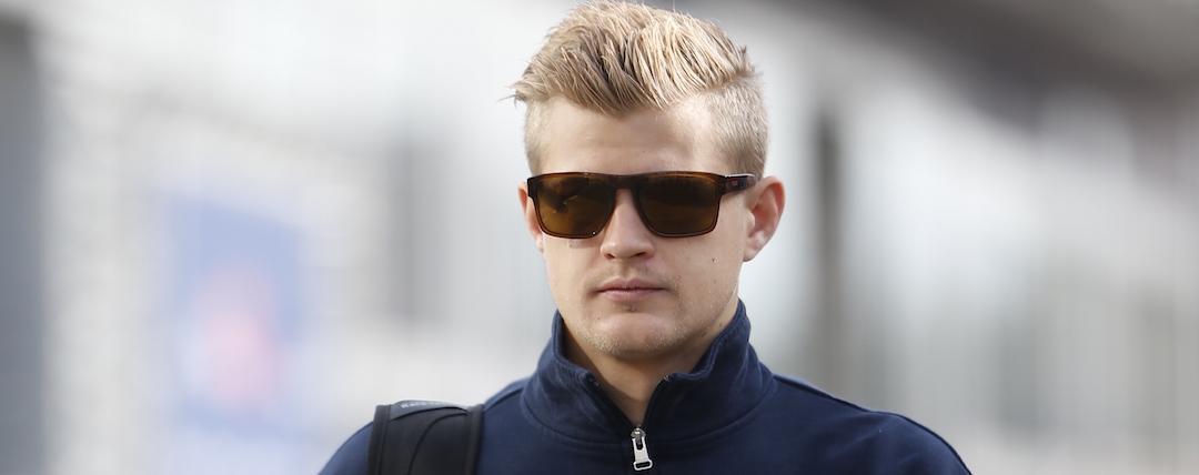 Marcus Ericsson får förnyat förtroende 2016. Copyright: Charles Coates/LAT Photographic.