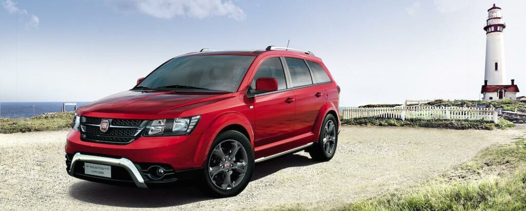 I princip berörs alla modeller med den stora 8,4-tums pekskärmen och Uconnect. Även Fiats modeller, som Freemont ovan.