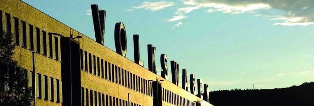 Solen lyser på Volkswagen, men det finns mörka moln också. Lönsamheten måste förbättras och Kina viker nedåt.