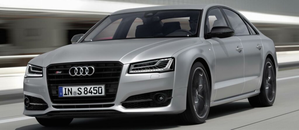 Audi A8 sjunger på sista versen. Prestandamodellen S8 kommer nu i en specialversion med mer effekt.