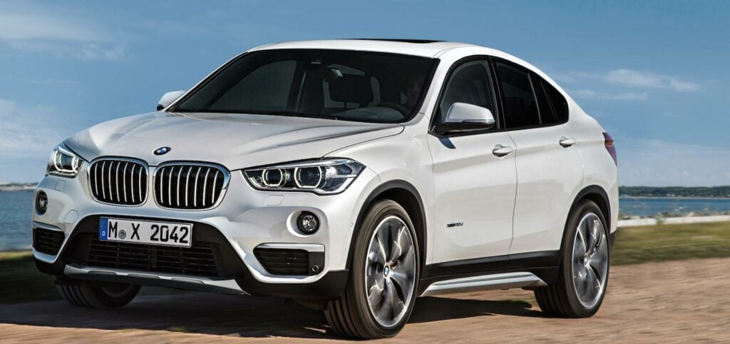 Om du tycker BMW X1 ser lite för "tam" ut kommer snart en fyradörrars coupéversion. Illustration: Schulte Design