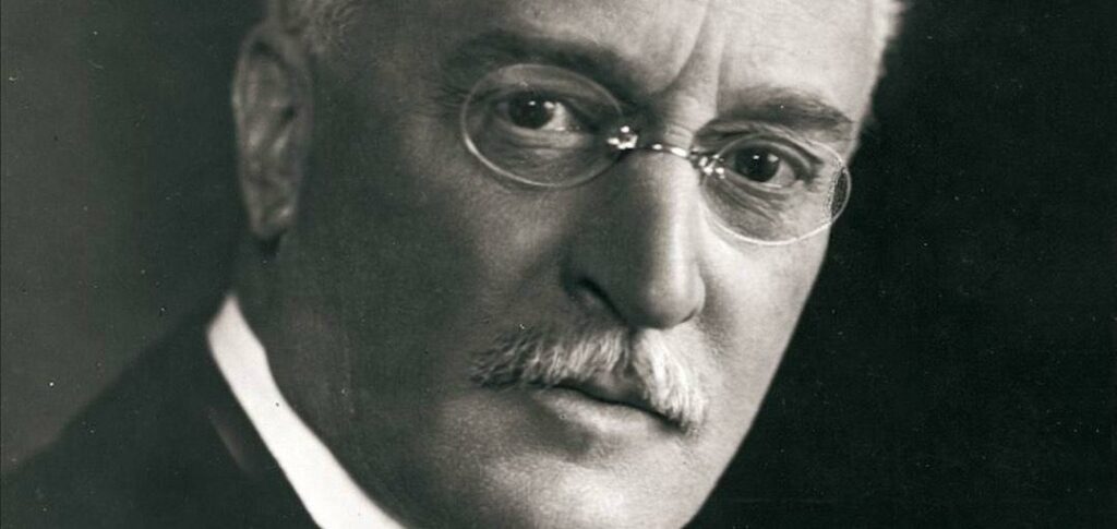 Rudolf Diesel blev enormt förmögen men förlorade allt och plågades av psykisk ohälsa. Han försvann 29 september 1913, från ett fartyg, och hittades död tio dagar senare.