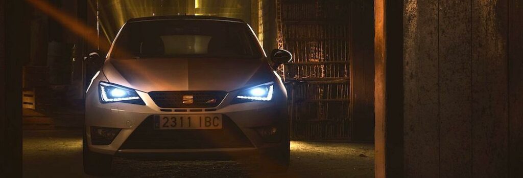 Bi-xenon strålkastare är standard på Ibiza Cupra, på VW Polo GTI är det halogen som standard.