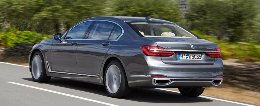 Vikten för batterierna blir för hög för att göra 7-serien till elbil, tycker utvecklingschefen.