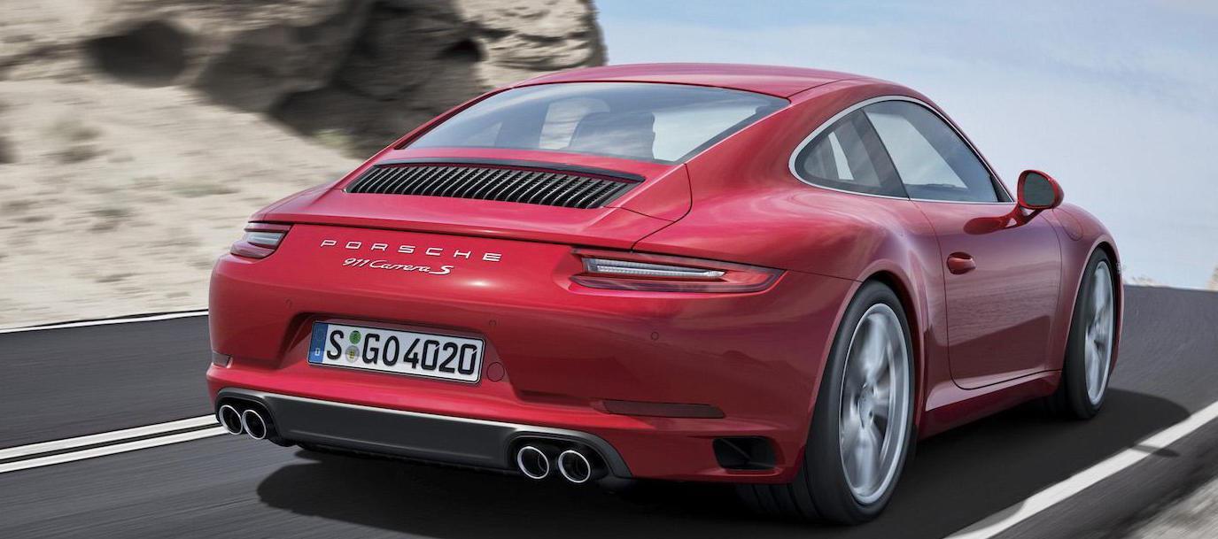 Porsche har nyss visat upp ansiktslyfta 911 Carrera och Carrera S, där sugmotorn ersätts av en turbomotor för att sänka utsläppen. När nästa generation dyker upp kommer den som hybrid, och kanske också i en helt eidriven variant.