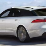 Med läcker design och fokus på låg vikt ska Jaguar XF Sportbrake locka köpare som annars funderar på en BMW 5-serie Touring. Så här skulle den kunna se ut. Illustration: Automedia