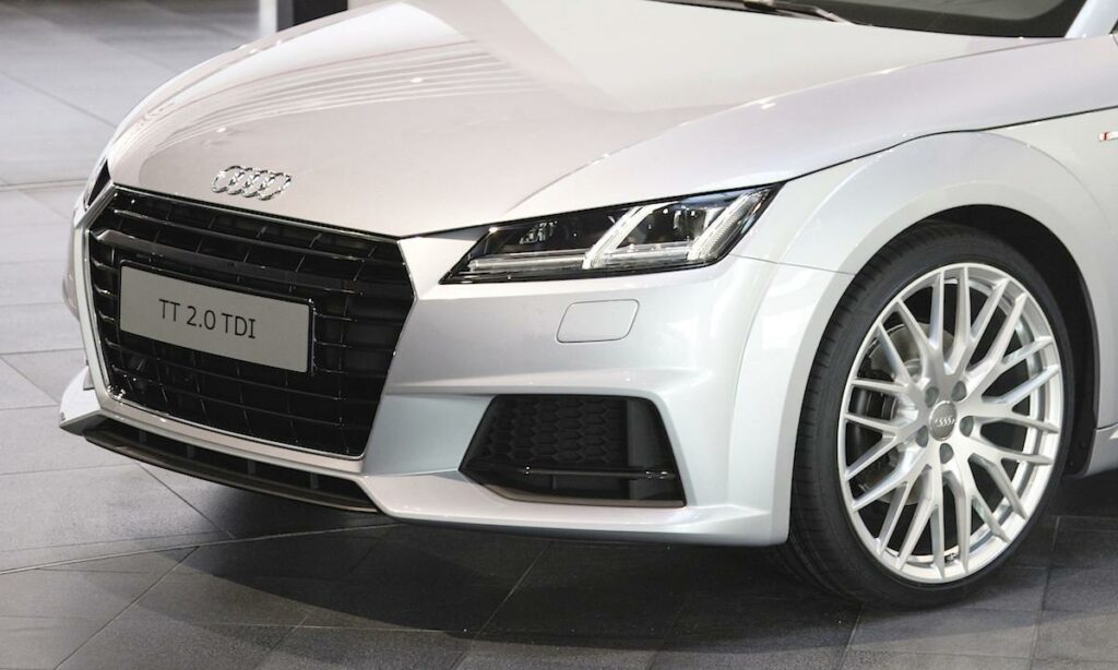 Audi TT RS 4 (AI text)