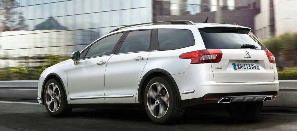 Det nya fjädringssystemet blir helt unikt för Citroën och ska inte delas med koncernsyskonet Peugeot, enligt Citroënchefen Linda Jackson.