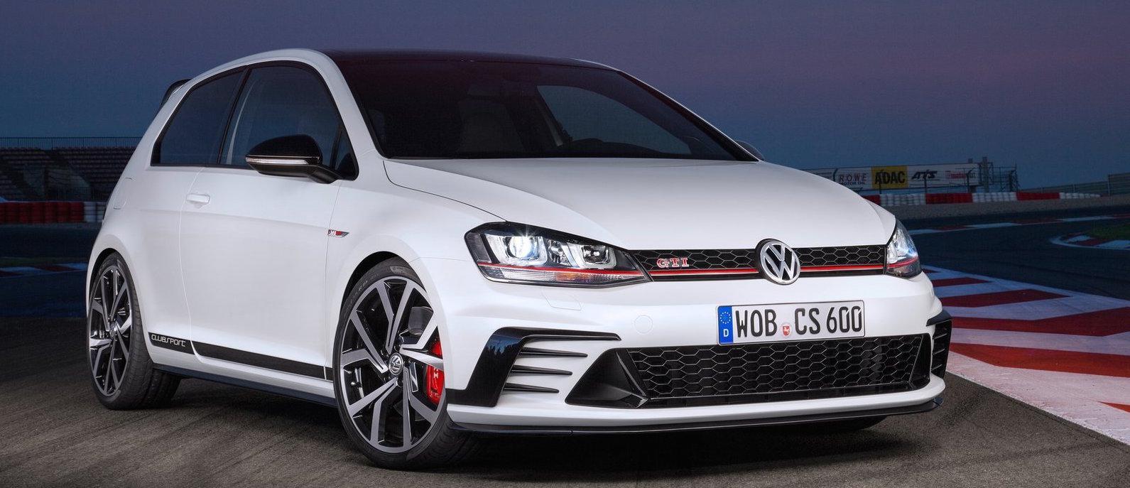 Volkswagen Golf GTI R är parkerad på en racerbana. (AI text)