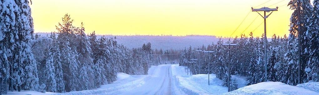 Under fyra månader råder vinterdäckslagen i Sverige. Även om temperatur och väderlek kan variera är det tryggast med vinterdäcken på.