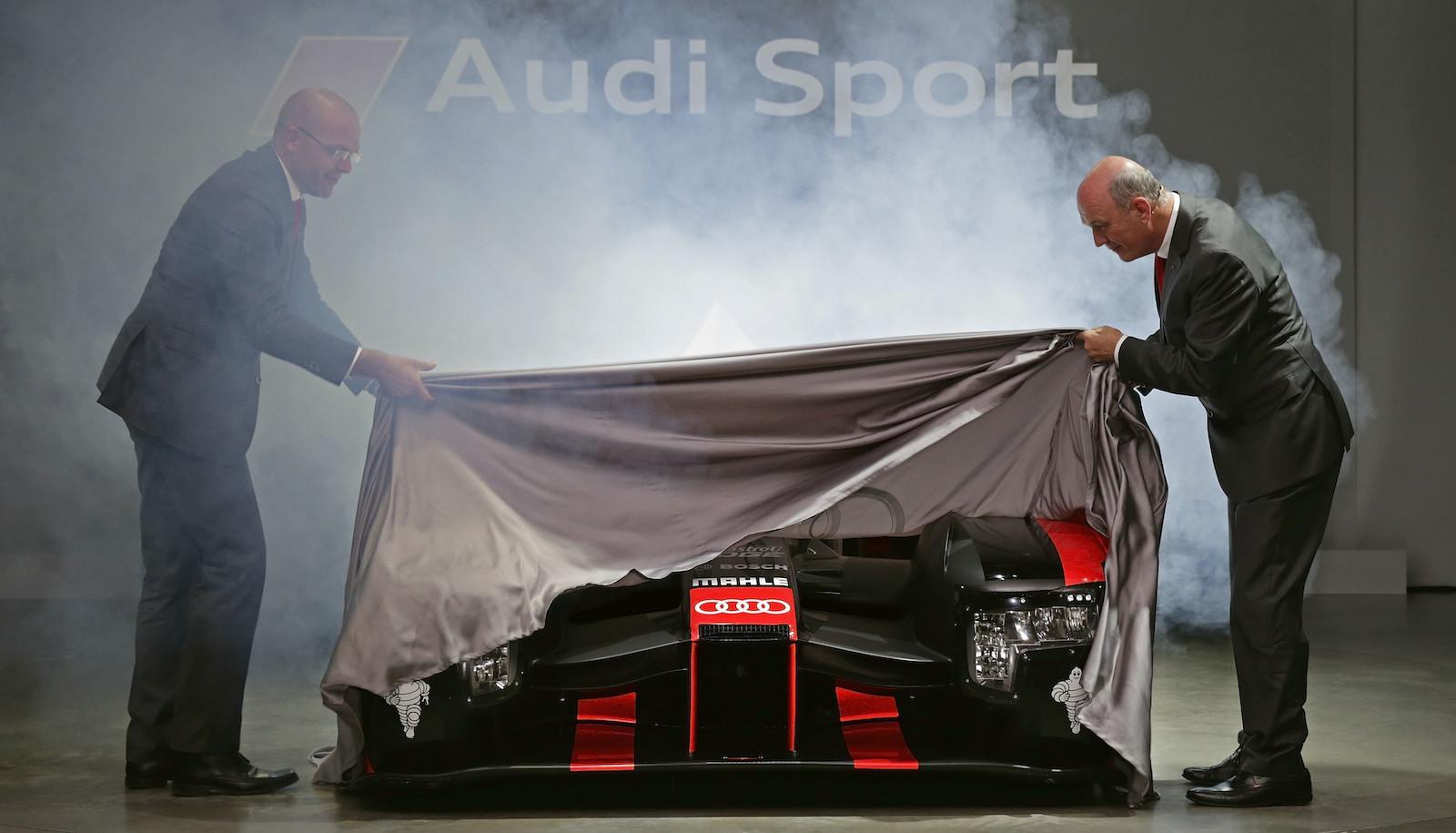 Titta vad som döljer sig här under! Audi visade upp den nya versionen av R18 E-tron Quattro på ett event under lördagen.