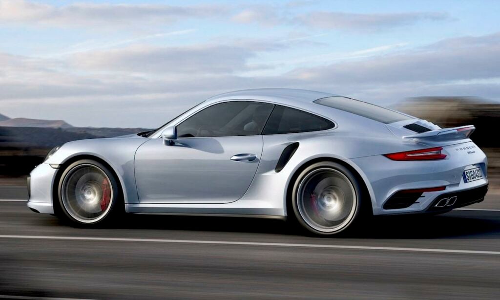 Porsche 911 GTS kör längs vägen. (AI text)