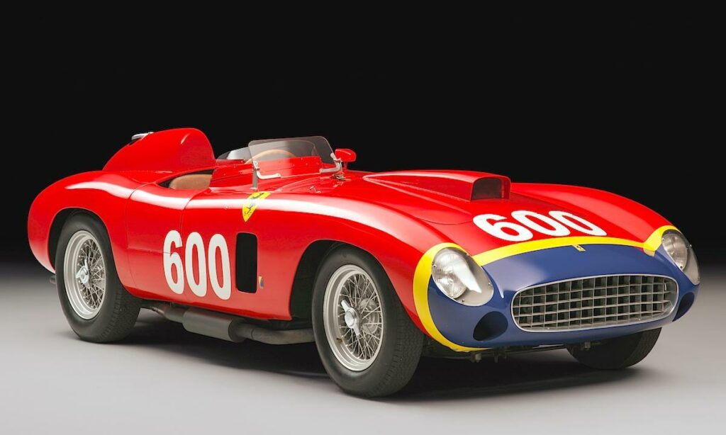 En röd och gul Ferrari-sportbil (AI text)