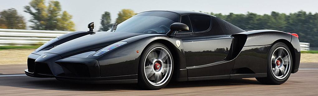 Enzon är renoverad av Ferrari Classiche i Maranello. Numera omlackerad från Rosso Corsa till Nero Daytona.