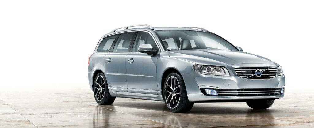 Volvo V70 lägger fortfarande beslag på förstaplatsen bland Sveriges mest sålda bilar, nio år efter premiären.