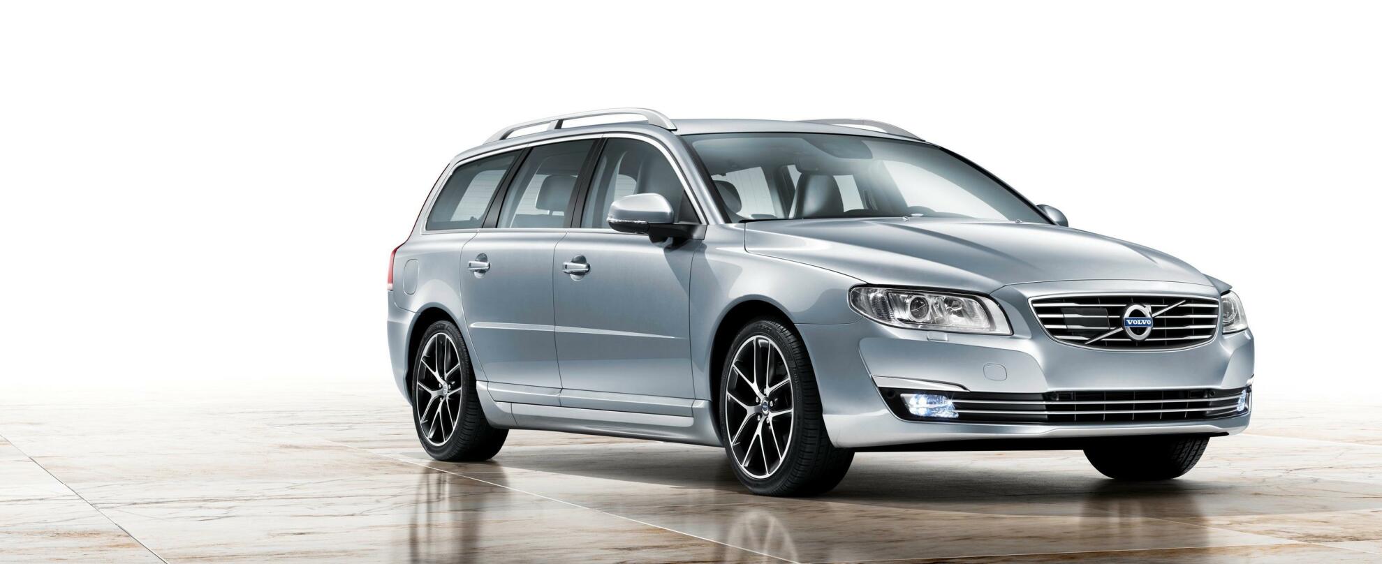 Volvo V70 lägger fortfarande beslag på förstaplatsen bland Sveriges mest sålda bilar, nio år efter premiären.