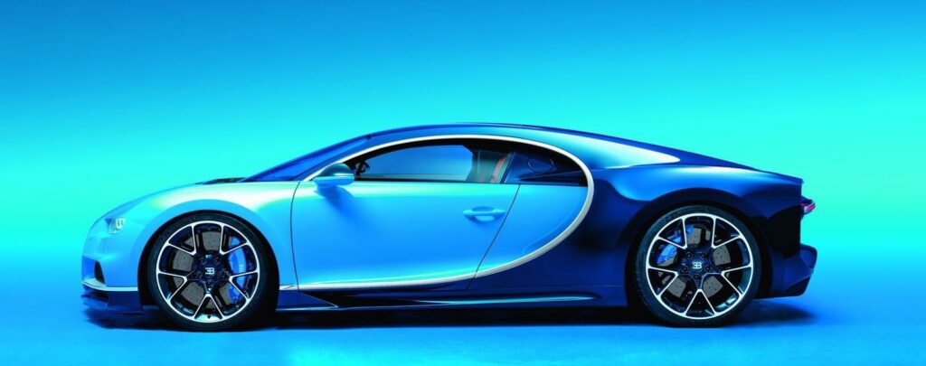 En blå Bugatti Chiron på en blå bakgrund. (AI text)