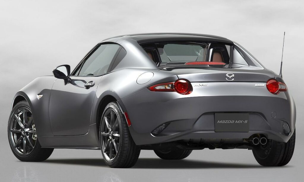 Mazda MX5 är en sportig coupé. (AI text)