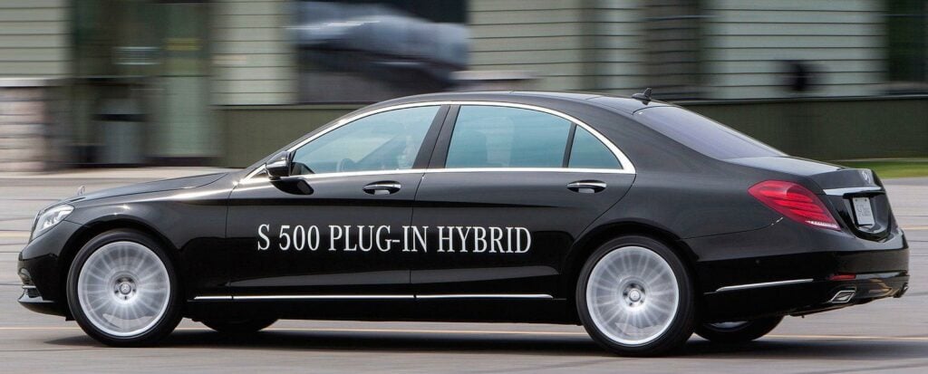 Mercedes-Benz C-klass och S-klass hybridmodeller (AI text)