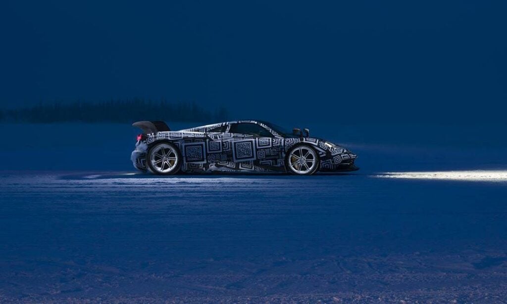 Någon gång i vintras i lappländska Arjeplog: Pagani testar sina elektroniska system. // Foto: Pagani