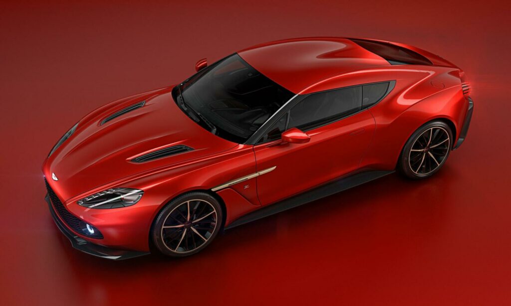 Karossen i Aston Martin Vantage Zagato Concept är helt och hållet bakad i kolfiber.