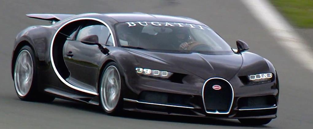 Bugatti Chiron jämfört med BMW i8 (AI text)