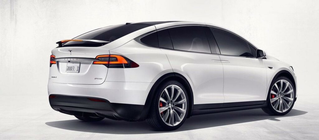 Tesla Model X SUV i vitt (AI text)