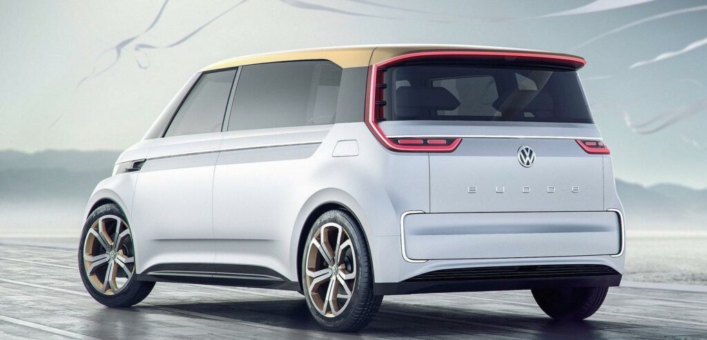 Konceptbilen Volkswagen Budd-E kan bli en av de mer än 30 elbilar som koncernen ska lansera före 2025.