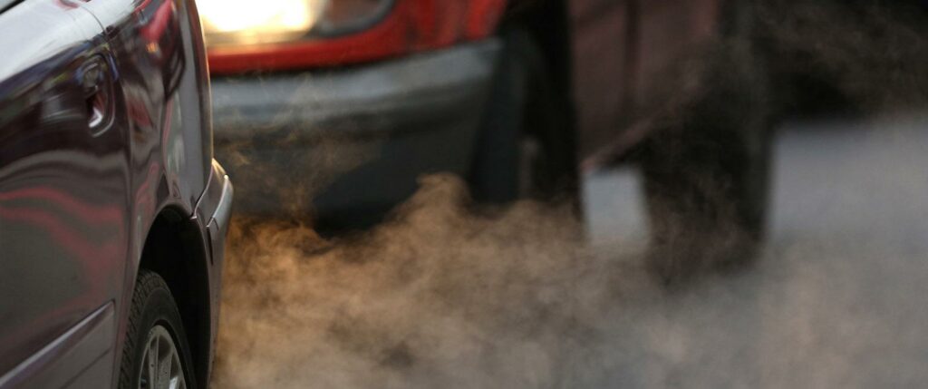 Utsläppen ökar när biltillverkarna stänger av eller sänker nivån för reningen vid kalla temperaturer. Men nu misstänker Emissions Analytics att biltillverkarna har ett onödigt stort "temperaturfönster" för att stänga av reningen. Foto: Getty Images