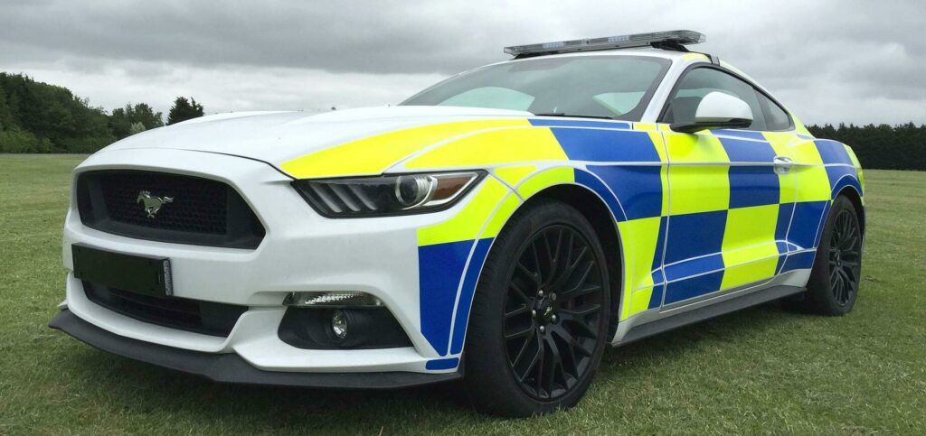 Ford Mustang V8 i poliskläder – men denna gång bara för den brittiska polisen. FOTO: Ford
