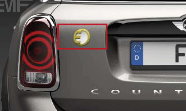 bakre bottenplatta på en Mini Cooper S (AI text)