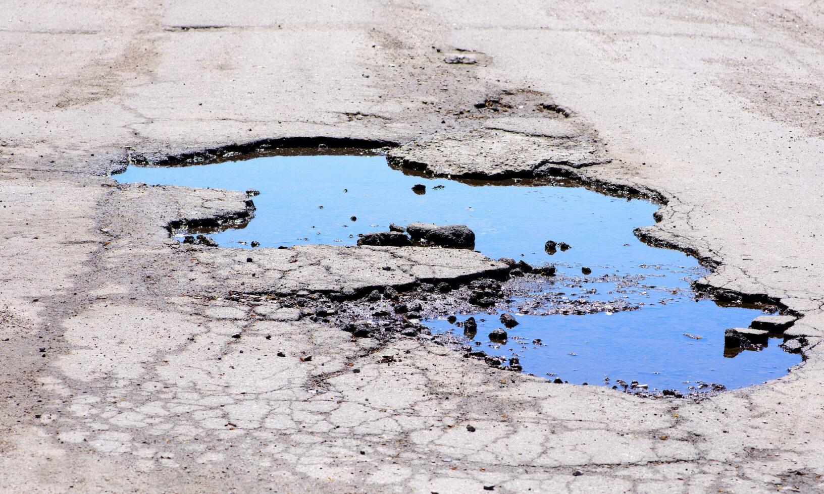 Vägarna i Sverige blir lite bättre – men skillnaderna mellan stad och land är stora. FOTO: Olegk/Bigstockphoto