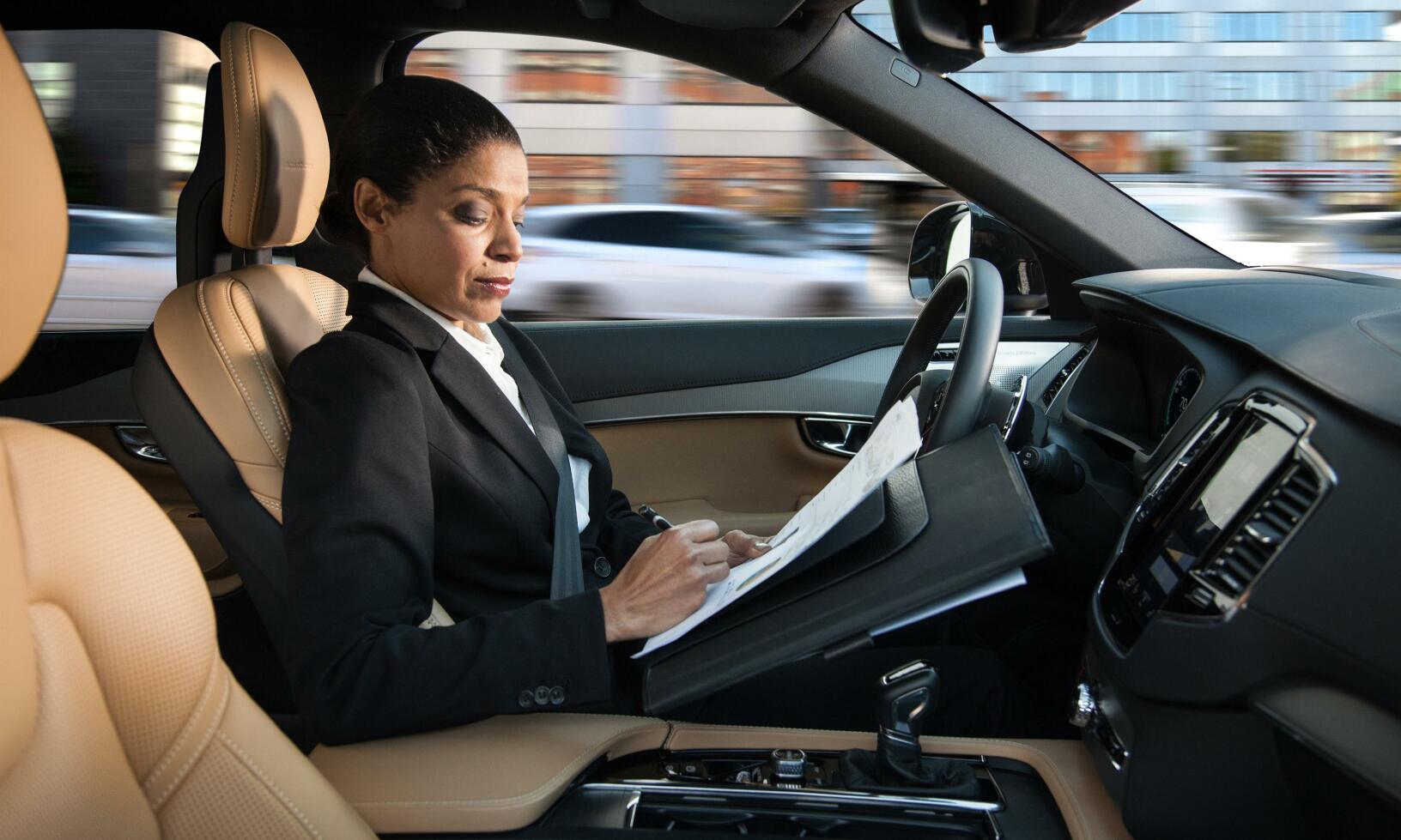 Datainspektionen – en av 69 (!) remissinstanser – har byggt ett rejält fartgupp för lagen om självkörande bilar.