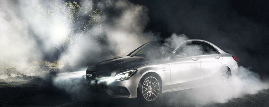 AMG-versionen av Mercedes C-klass (på bilden) skulle kunna bli sist ut med bakhjulsdrift. Nästa Mercedes-AMG E 63, som inte är visad officiellt ännu, kommer nämligen bara med fyrhjulsdrift.