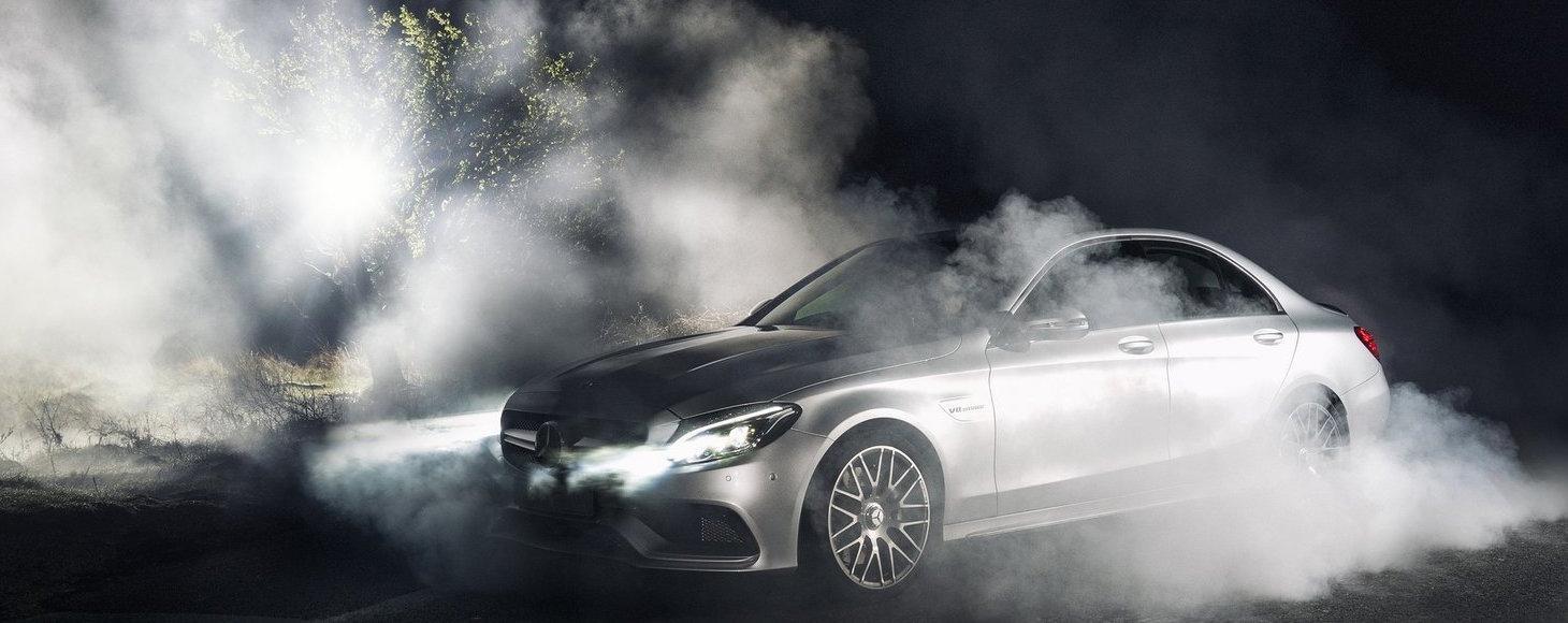 AMG-versionen av Mercedes C-klass (på bilden) skulle kunna bli sist ut med bakhjulsdrift. Nästa Mercedes-AMG E 63, som inte är visad officiellt ännu, kommer nämligen bara med fyrhjulsdrift.