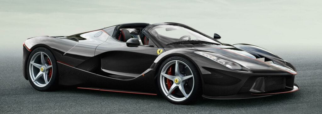 LaFerrari Spider får både tygtopp och en hard-top i kolfiber. FOTO: Ferrari
