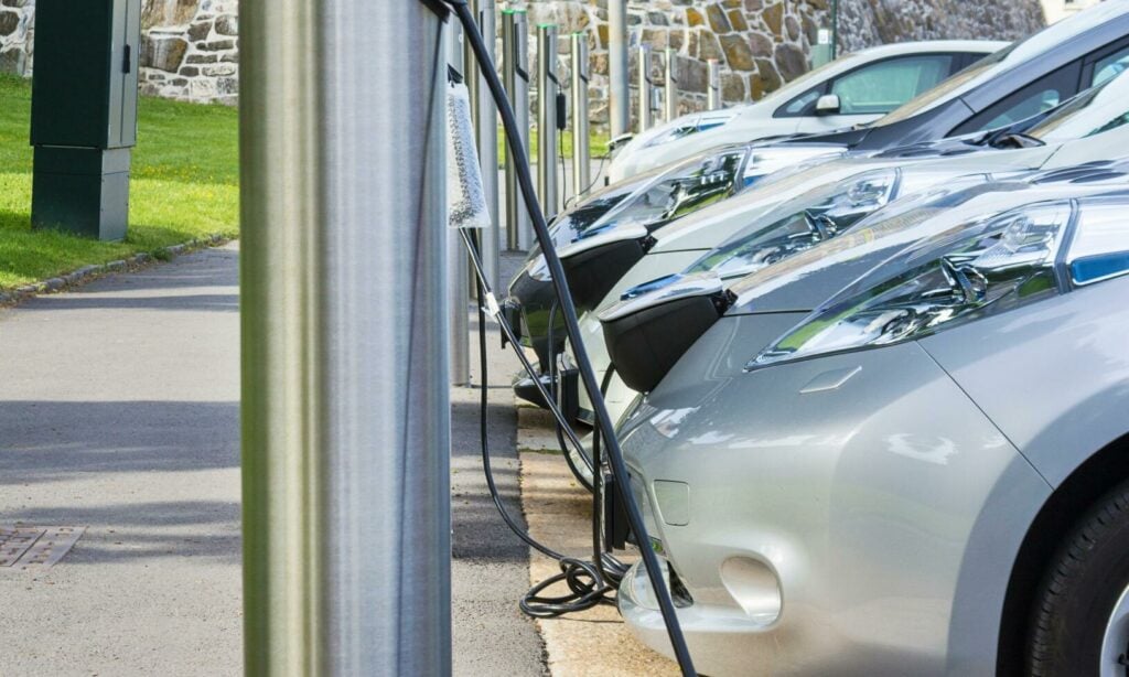 Gratisfesten är slut vid de brittiska snabbladdarna. Foto: Jacek Sopotnicki/iStockphoto