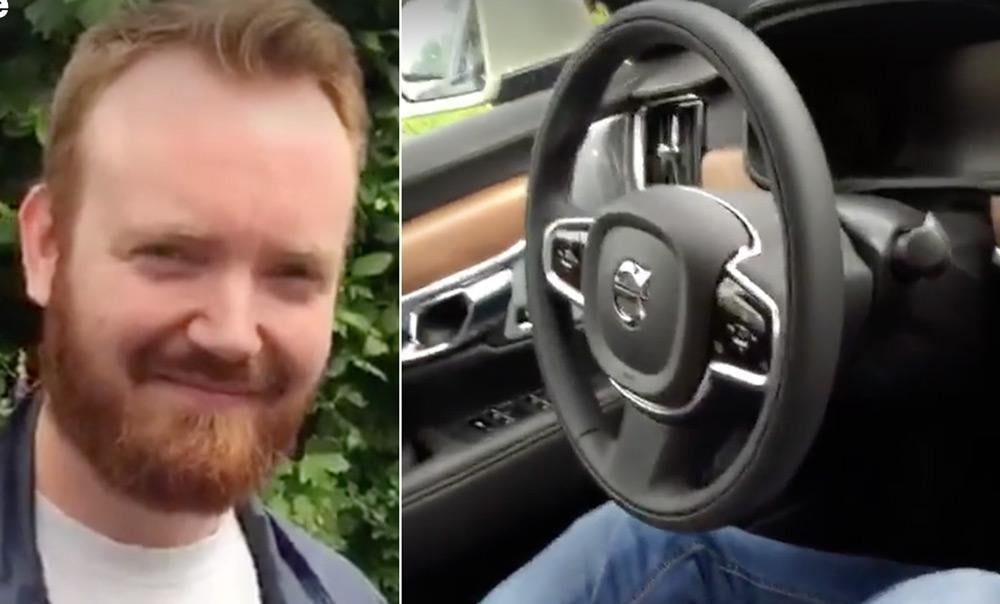 En man sitter i förarsätet i en bil. (AI text)