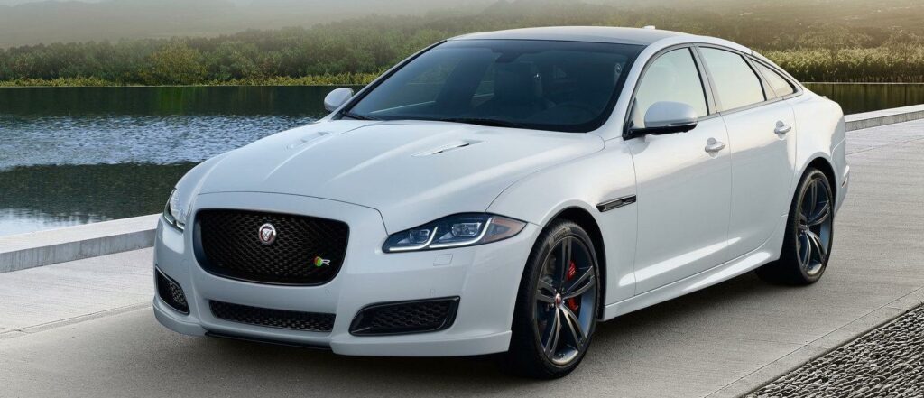 Vid sidan om Jaguar XJ kommer snart en ny elbil med halvkombikaross. Dessutom utvecklar Jaguar en helt eldriven suv.